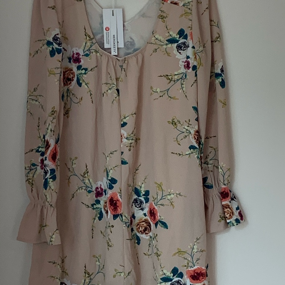 Dress - Picture 4 of 4